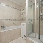 アパート Spacious 4-bedroom By Renters