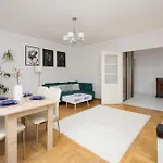 Spacious 4-bedroom By Renters