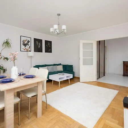 Spacious 4-bedroom By Renters