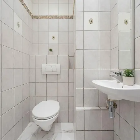 Spacious 4-bedroom By Renters * Varšava