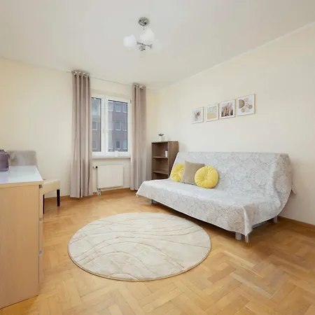 Apartman Spacious 4-bedroom By Renters